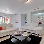 Apartment Victoria Garden *